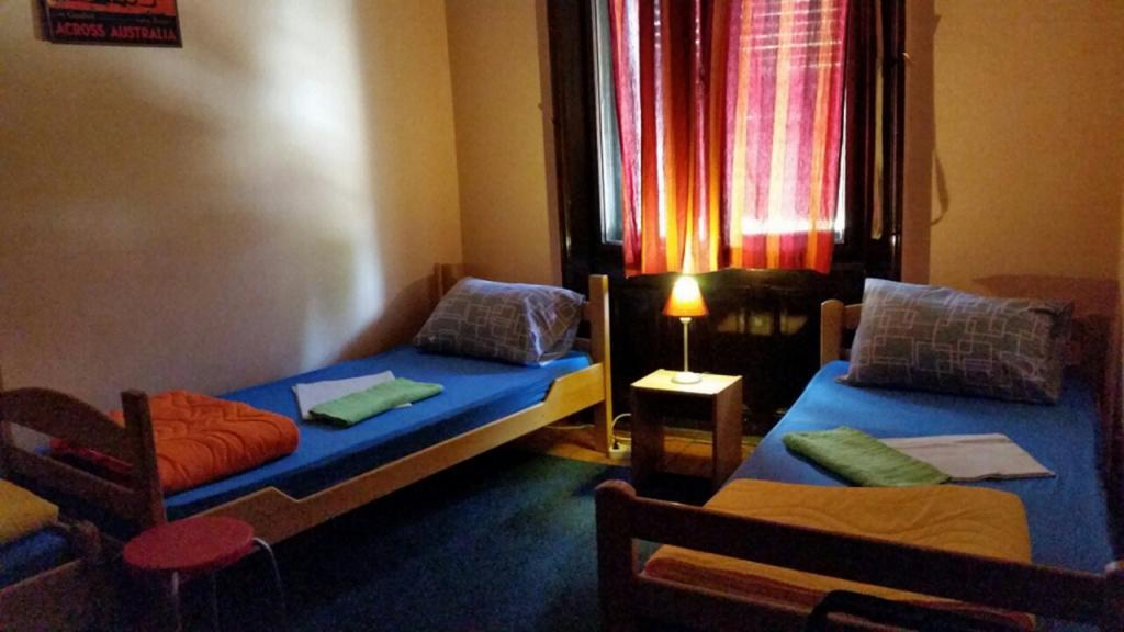 Central Station Hostel Белград Стая снимка