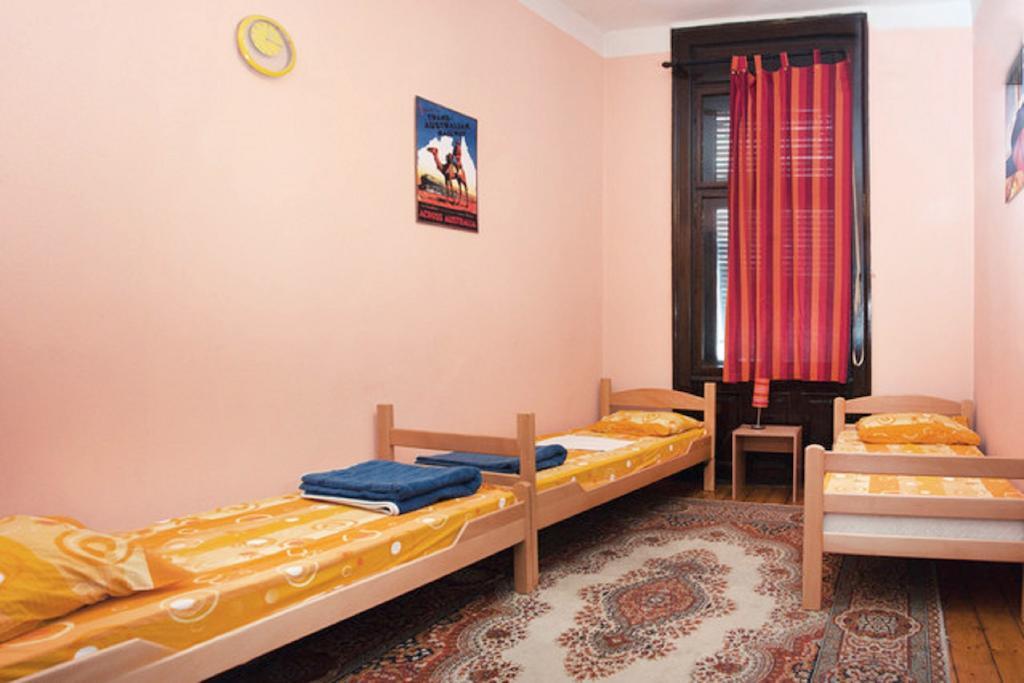 Central Station Hostel Белград Екстериор снимка